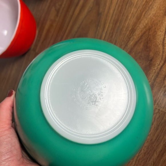 4 VINTAGE PYREX – PRIMARY COLORS MIXING BOWLS – - Picture 5 of 16